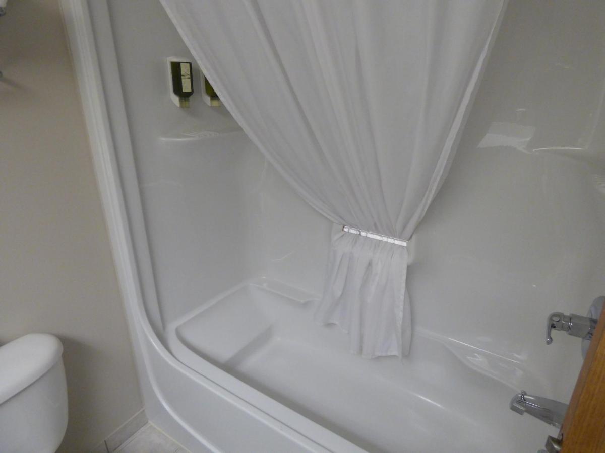 Chateau Logue Hotel Maniwaki Luaran gambar