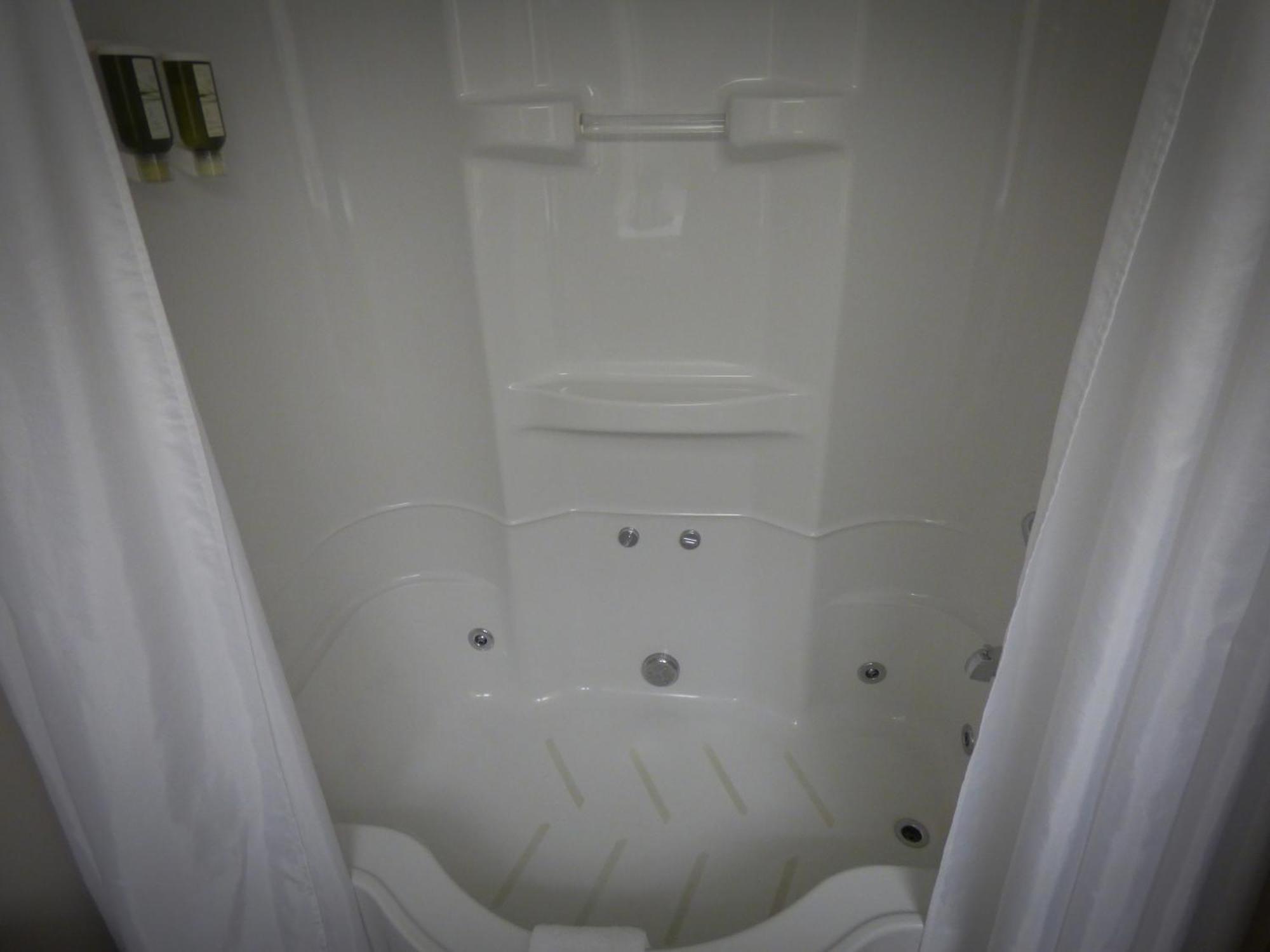 Chateau Logue Hotel Maniwaki Luaran gambar
